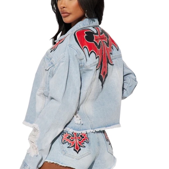 Fashion Nova Life Of Sin Faux Leather Patch Denim Jacket Light Wash Size XS - Picture 7 of 14